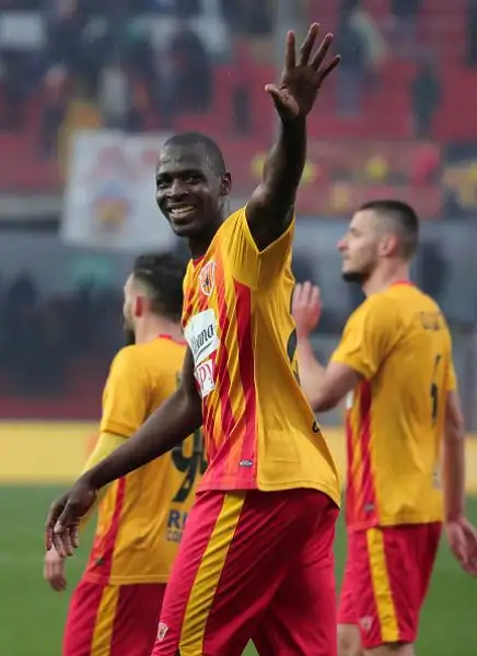 Il successo del Benevento sul Crotone consente ai sanniti di sperare ancora in una clamorosa salvezza.