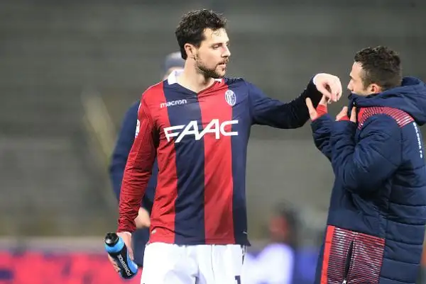 I padroni di casa si aggiudicano una partita non spettacolare e con tanto pressing grazie ad un gol per tempo di Destro e Falletti.