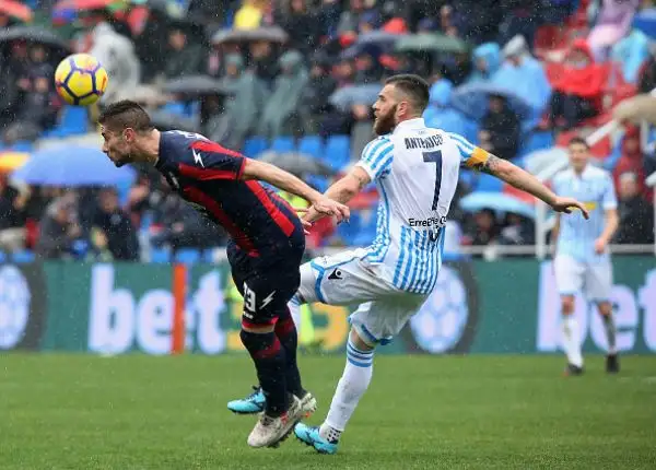 Blitz esterno pesantissimo della Spal che vince a Crotone una gara vibrante con i gol di Antenucci, Simic e Paloschi.