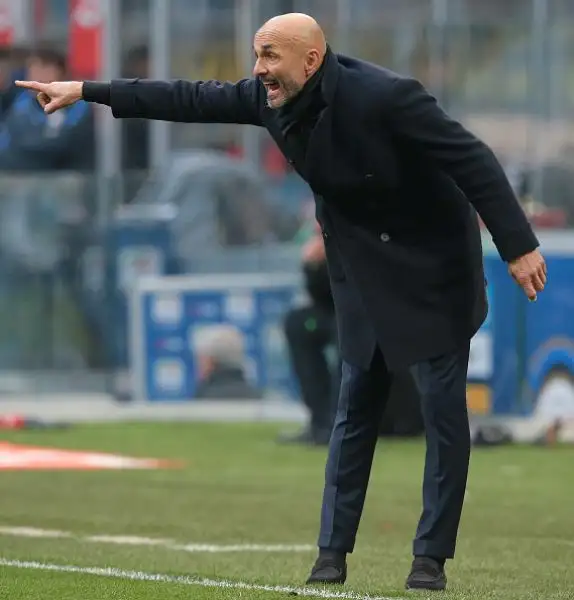 La squadra di Spalletti ritrova i tre punti, e il terzo posto, battendo il Bologna grazie alle reti di Eder e del giovanissimo Karamoh, titolare al posto di Candreva. 