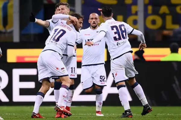 Zenga inguaia l'Inter: Crotone imbattuto a San Siro. Solo fischi per i nerazzurri che si fanno rimontare anche dal Crotone: 1-1 e per Spalletti è crisi nera.