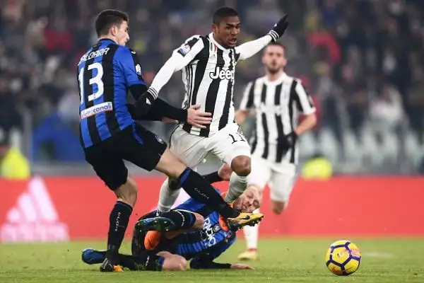 Grazie a un rigore di Pjanic la Juve piega l'Atalanta replicando l'1-0 di Bergamo.