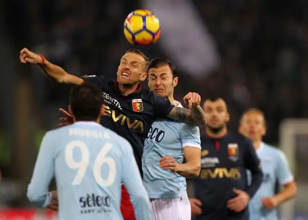 Il programma della quarta di ritorno si chiude con una sorpresa, la vittoria del Genoa per 2-1 all’Olimpico sulla Lazio