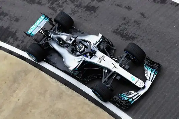 Presentata a Silverstone la nuovissima W09, la Mercedes con cui Lewis Hamilton e Valtteri Bottas correranno la stagione 2018.
