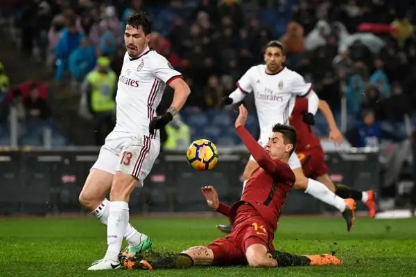 Dopo un primo tempo a reti inviolate, nella ripresa Cutorne e Calabria regalano a Gattuso tre punti d'oro.