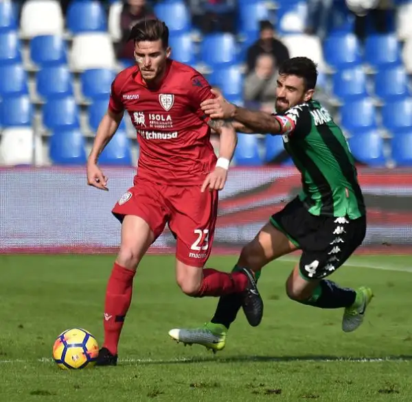 Il Cagliari ingabbia il Sassuolo e non rischia ptraticamente mai. A Reggio Emilia non succede quasi nulla con le due squadre che si dividono la posta in palio.