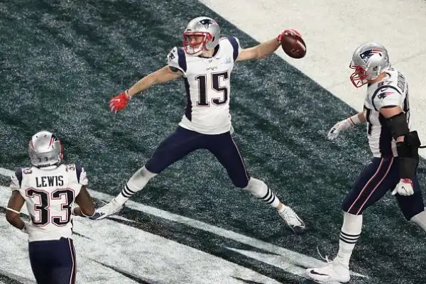 NFL, il Super Bowl LII lo vince Philadelphia. Primo storico successo per gli Eagles che superano i favoriti Patriots 41-33. Super Foles.