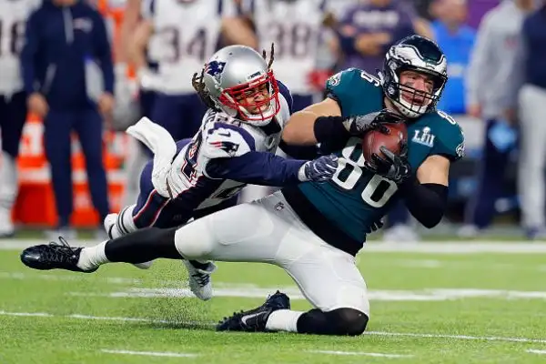 NFL, il Super Bowl LII lo vince Philadelphia. Primo storico successo per gli Eagles che superano i favoriti Patriots 41-33. Super Foles.