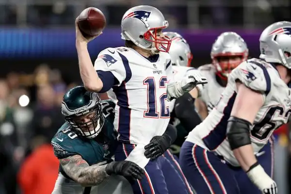 NFL, il Super Bowl LII lo vince Philadelphia. Primo storico successo per gli Eagles che superano i favoriti Patriots 41-33. Super Foles.