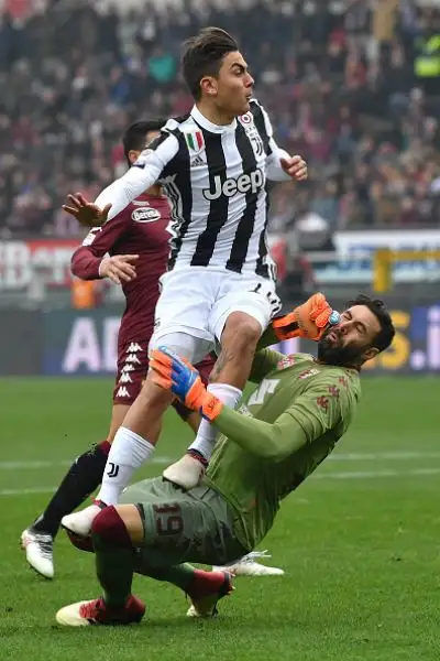 I bianconeri vincono con il minimo scarto, polemiche per un presunto fallo nell'azione che ha portato alla rete decisiva.