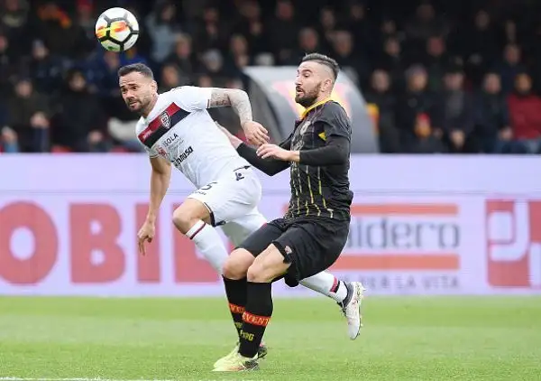 Vittoria pesantissima del Cagliari a Benevento, maturata con due reti oltre il 90'. Stregoni verso la serie B.