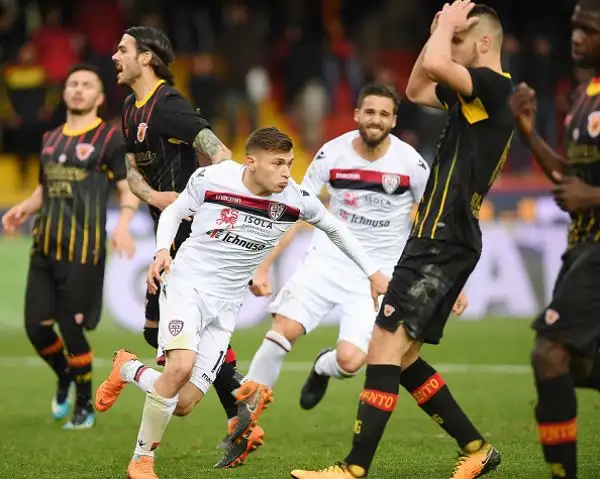 Vittoria pesantissima del Cagliari a Benevento, maturata con due reti oltre il 90'. Stregoni verso la serie B.
