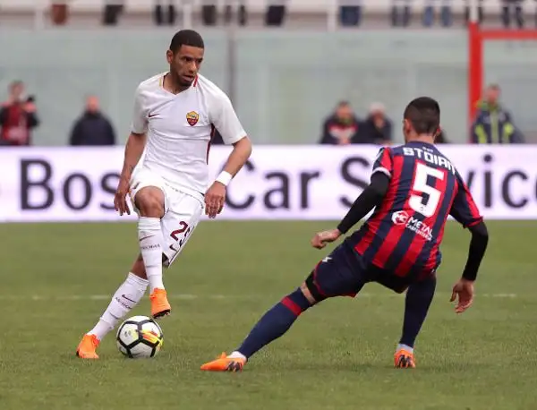 El Shaarawy e Nainggolan blindano il terzo posto della Roma, Crotone ko.