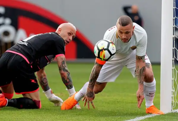 El Shaarawy e Nainggolan blindano il terzo posto della Roma, Crotone ko.