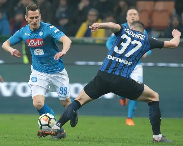 Al Meazza diverse occasioni per la squadra di Sarri, con un palo colpito da Skriniar. Ora la Juve è capolista della Serie A.