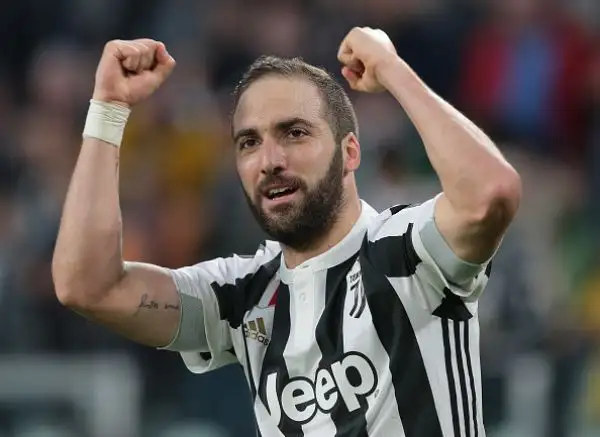 Nel recupero della 26esima giornata gli uomini di Allegri conquistano i 3 punti con un gol per tempo: al 29’ Higuain insacca in contropiede; all’81’ la chiude Matuidi su assist dello 'Pipita'.