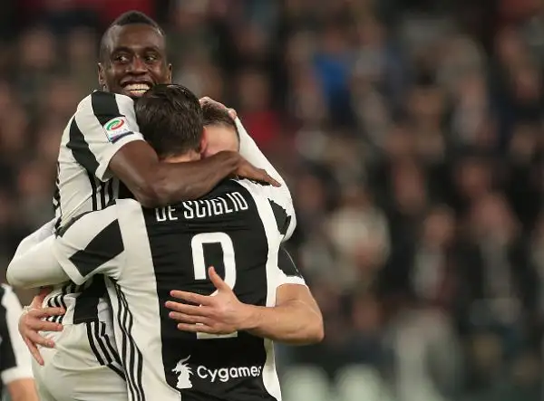 Nel recupero della 26esima giornata gli uomini di Allegri conquistano i 3 punti con un gol per tempo: al 29’ Higuain insacca in contropiede; all’81’ la chiude Matuidi su assist dello 'Pipita'.