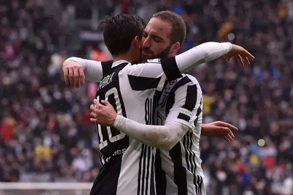 Con una doppietta di Dybala la Vecchia Signora batte l'Udinese. Sull'1-0 Higuain sbaglia un altro rigore.