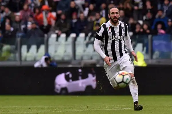 Con una doppietta di Dybala la Vecchia Signora batte l'Udinese. Sull'1-0 Higuain sbaglia un altro rigore.