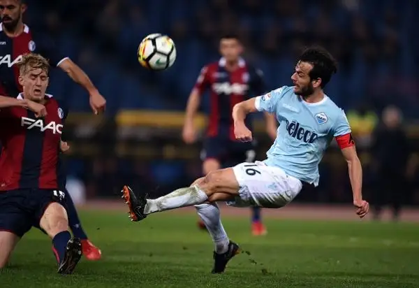 All'Olimpico sorprendente 1-1: segnano Verdi e Leiva, Inzaghi perde contatto da Roma e Inter.