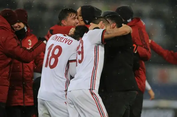 All'Olimpico succede di tutto, l'equilibrio lo spezza Romagnoli dal dischetto dopo lo 0-0 del 120'.