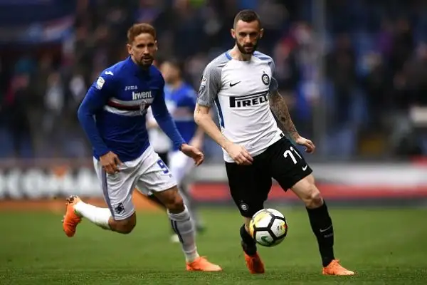 L'Inter travolge per 5-0 la Sampdoria nell'anticipo delle 12.30 della ventinovesima giornata di serie A. Capitan Icardi si risveglia dal letargo e con quattro reti trascina i nerazzurri alla vittoria.