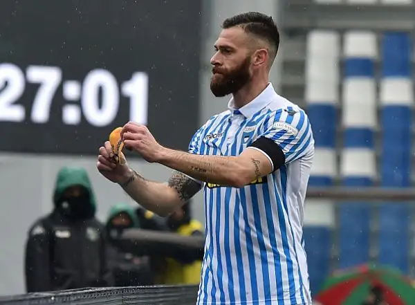 Al Mapei Stadium ospiti avanti con Antenucci, pareggio su rigore di Babacar, Meret para un secondo rigore per i neroverdi, affidato a Politano.