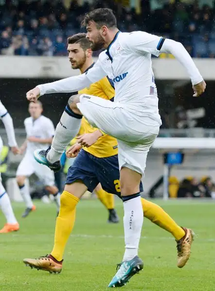 Gli orobici, straripanti, stendono per 5-0 l'Hellas.