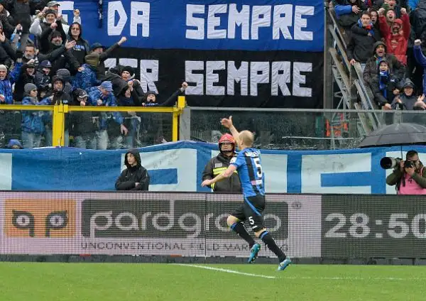 Partita non facile per la squadra di Gasperini che la sblocca nella ripresa con Petagna e la chiude con Masiello a un quarto d'ora dalla fine.