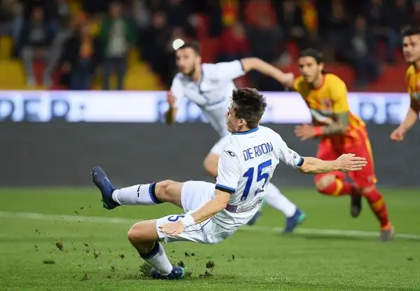 Giallorossi svuotati, i nerazzurri gliene fanno 3 (e sbagliano maldestramente un rigore).