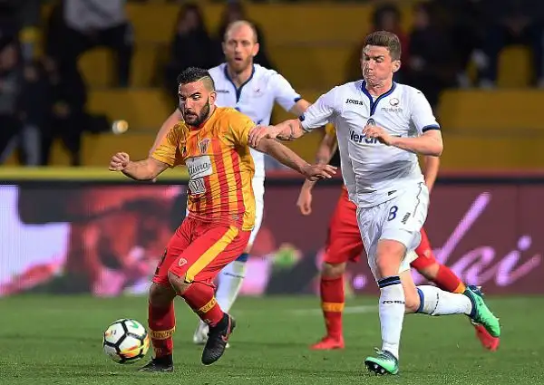 Giallorossi svuotati, i nerazzurri gliene fanno 3 (e sbagliano maldestramente un rigore).