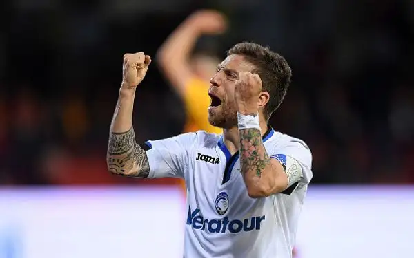 Giallorossi svuotati, i nerazzurri gliene fanno 3 (e sbagliano maldestramente un rigore).