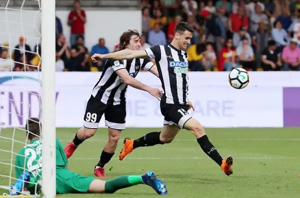 Che partita! Orgoglio infinito per il Benevento, che resiste all'Udinese pur avendo giocato 30' in inferiorità numerica.