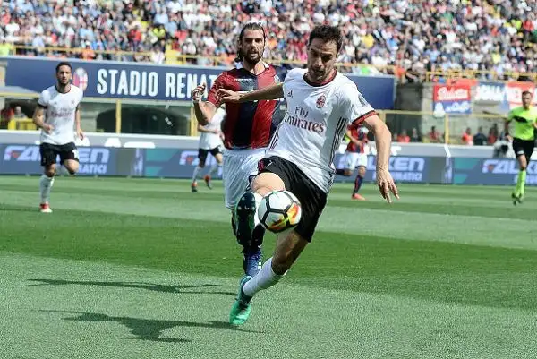 I rossoneri scappano con le reti di Calhanoglu e Bonaventura, nella ripresa il gol di De Maio serve solo per accorciare le distanze.