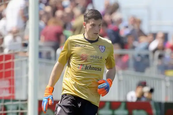 Cagliari e Bologna si spartiscono la posta in palio nell’anticipo dell’ora di pranzo della 34esima giornata di serie A.