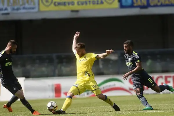I nerazzurri si impongono per 2-1 a fatica contro il Chievo.