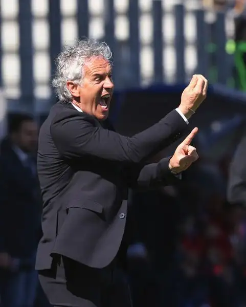 Un gol di Simy tiene vive le speranze di salvezza del Crotone, il Bologna va ko.