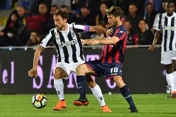 Simy con una rovesciata alla Ronaldo gela i bianconeri: la lotta scudetto è ancora viva.