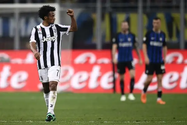 Gara piena di emozioni quella tra Inter e Juve: la spuntano i bianconeri in volata.
