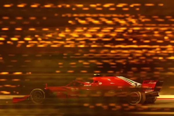 Sul podio anche Bottas e Hamilton, out Raikkonen.