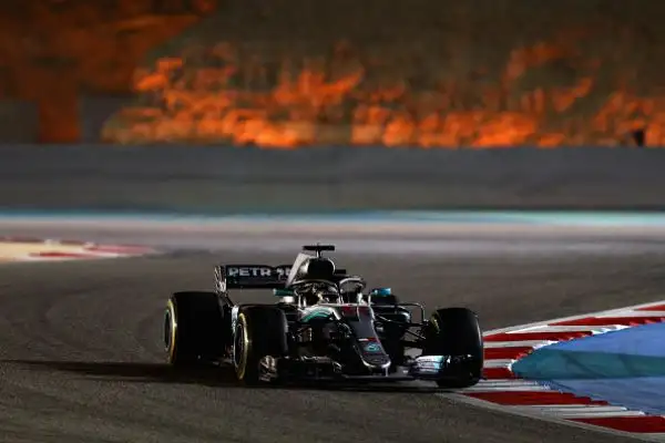 Sul podio anche Bottas e Hamilton, out Raikkonen.
