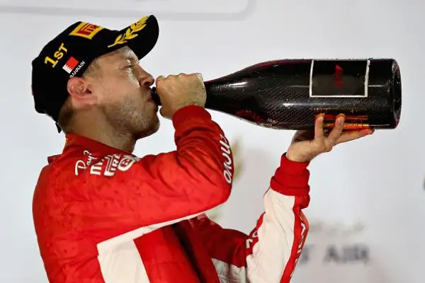 Sul podio anche Bottas e Hamilton, out Raikkonen.