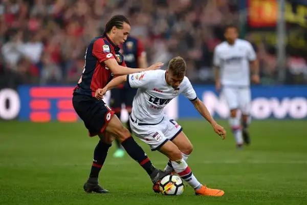 Il Genoa dà continuità alla prova di sostanza offerta nel derby piegando di misura il Crotone con un gol di Bessa e salendo a 38 punti.