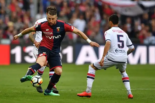 Il Genoa dà continuità alla prova di sostanza offerta nel derby piegando di misura il Crotone con un gol di Bessa e salendo a 38 punti.