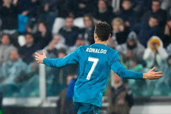 Cristiano Ronaldo porta in vantaggio il Real dopo soli tre minuti. Nella ripresa nel momento decisivo del match ancora il lusitano raddoppia con un capolavoro, poi Marcelo triplica.