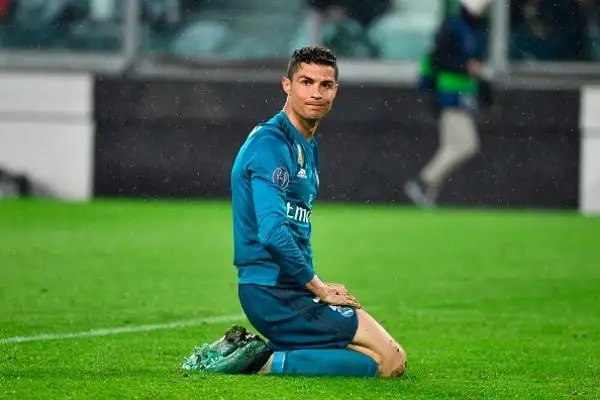 Cristiano Ronaldo porta in vantaggio il Real dopo soli tre minuti. Nella ripresa nel momento decisivo del match ancora il lusitano raddoppia con un capolavoro, poi Marcelo triplica.