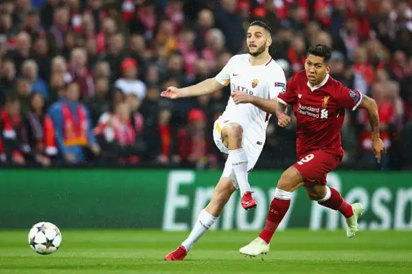 Salah fa due gol e due assist contro la sua ex squadra, che si tiene aggrappata alla Champions grazie a Dzeko e Perotti.