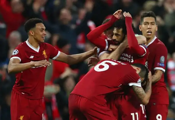 Salah fa due gol e due assist contro la sua ex squadra, che si tiene aggrappata alla Champions grazie a Dzeko e Perotti.
