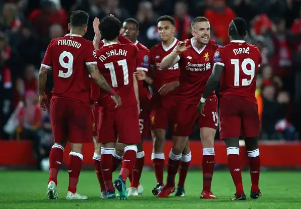 Salah fa due gol e due assist contro la sua ex squadra, che si tiene aggrappata alla Champions grazie a Dzeko e Perotti.