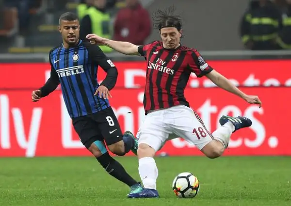Due errori incredibili del bomber argentino a porta vuota e il VAR che gli annulla una rete: Milan-Inter a reti inviolate.